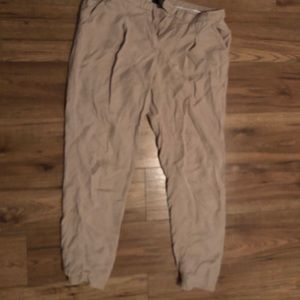 😍😍Beautiful tanish, beigeish summer pants!